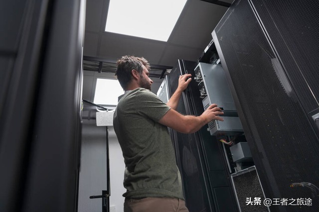 笔记本电脑突然出现黑屏解决方法,电脑突然黑屏而且风扇声音超级大