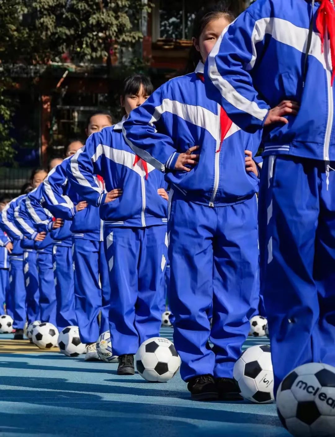 成都中小学首块！华西中学满天星足球场获国际足联认证