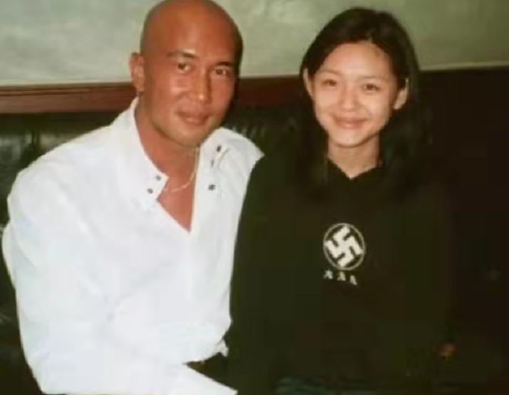 大s再婚老公婚史 (大s二婚老公年轻时照片)