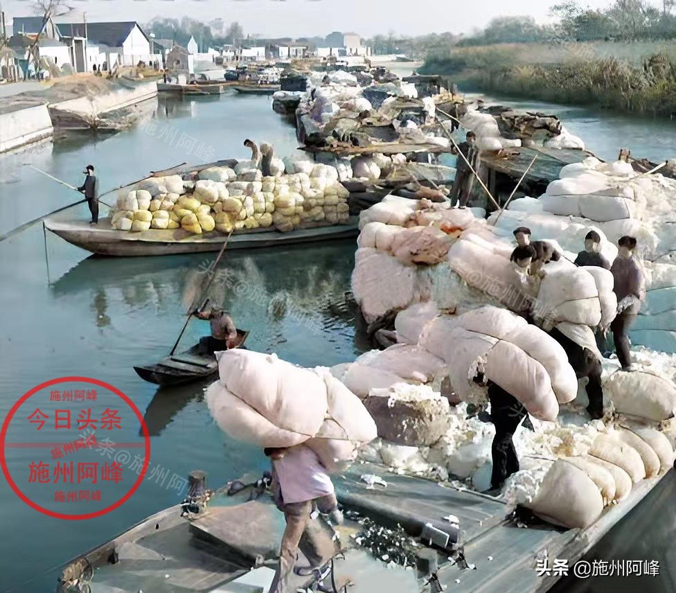 农民推独轮车买肥料,农村80年代农具照片真实照片