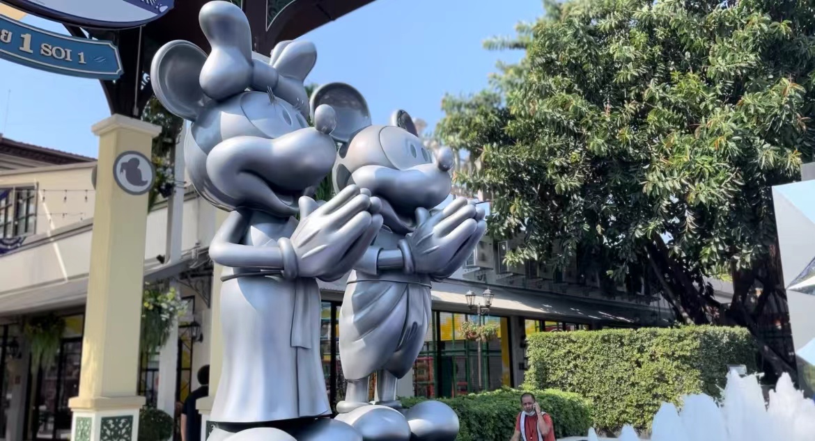 泰国曼谷水上集市视频,在泰国的迪士尼乐园里面有什么