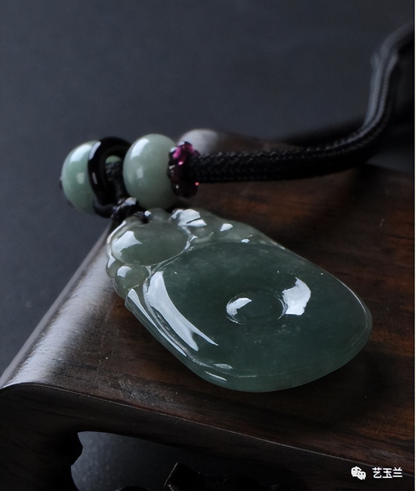 油青种翡翠原石如何鉴别,油青种翡翠什么价格能买