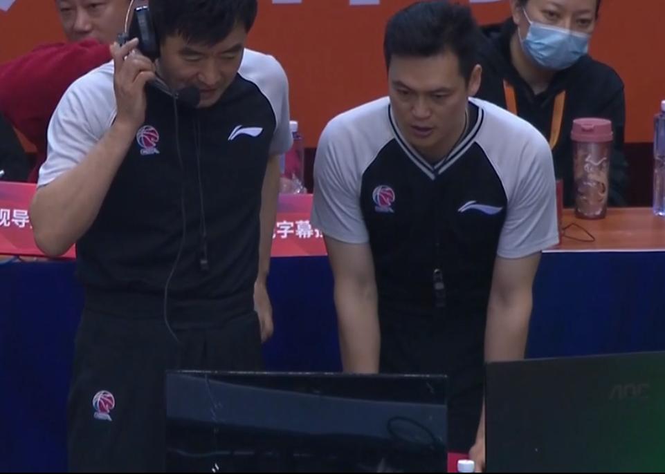 CBA：马氏上腿重出江湖，四川队违背职业道德之动作遭裁判无视