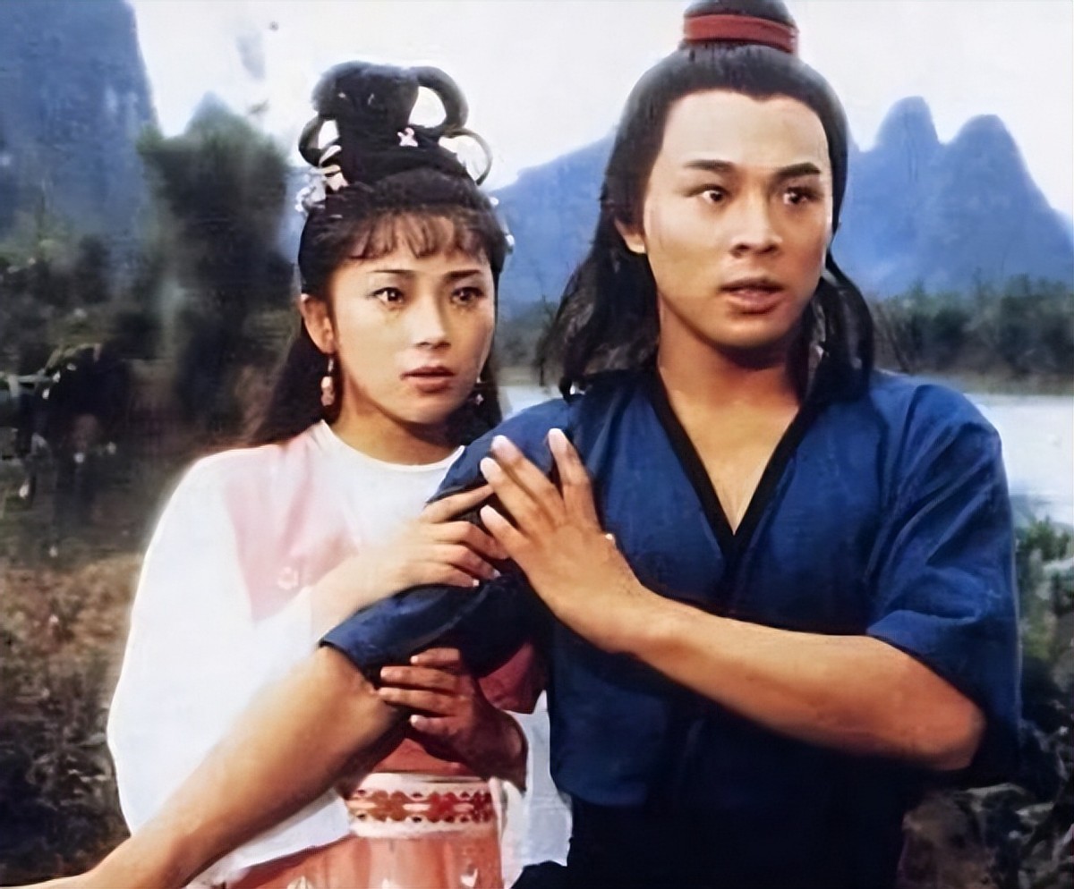 黄秋燕和李连杰有几个孩子,黄秋燕的两个女儿还认李连杰吗