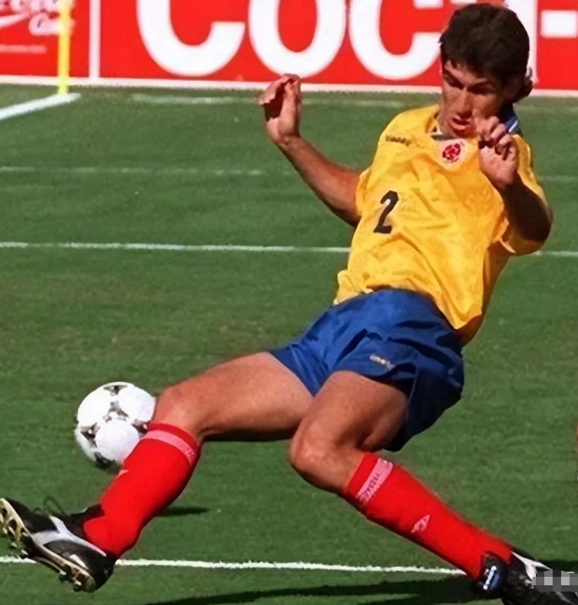 埃斯科巴乌龙球进自己球门吗,哥伦比亚世界杯埃斯科巴