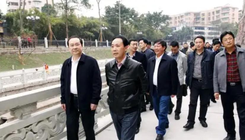 当初中了2次500万大奖的商场保安，号称“彩票王”，如今怎样了？