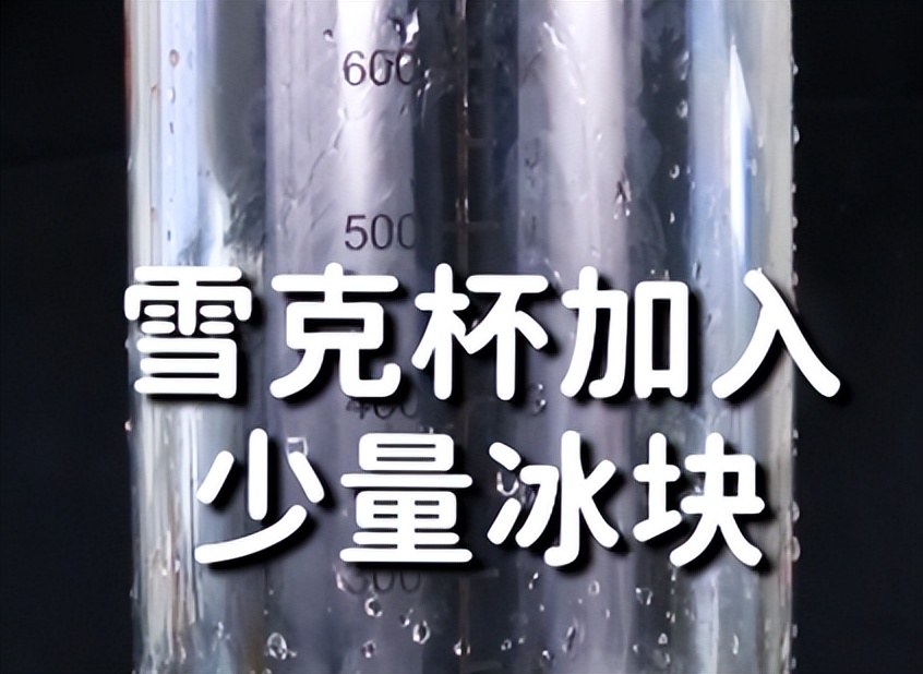 手打柠檬茶摆地摊一晚能赚多少,南宁手打柠檬茶摆地摊老板娘