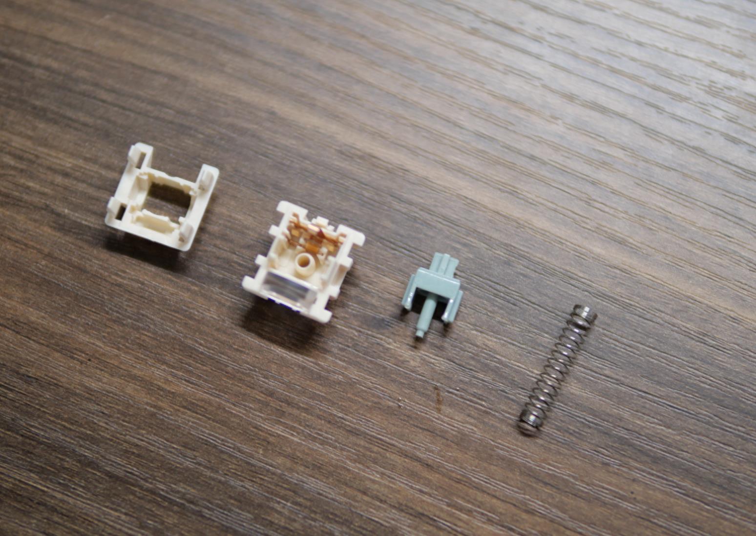 终于开始卷小配列了，好看好用还要好听，RK65机械键盘拆解评测