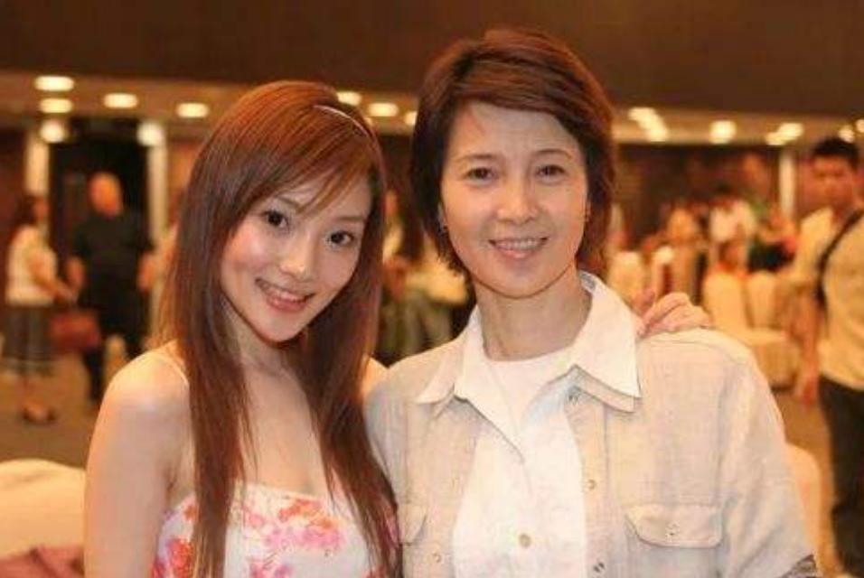 10位晚年移居海外的明星,移民后悔的明星