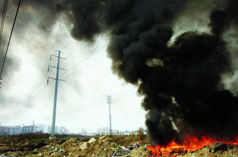 30多年了，中国终于彻底清除了“洋垃圾”