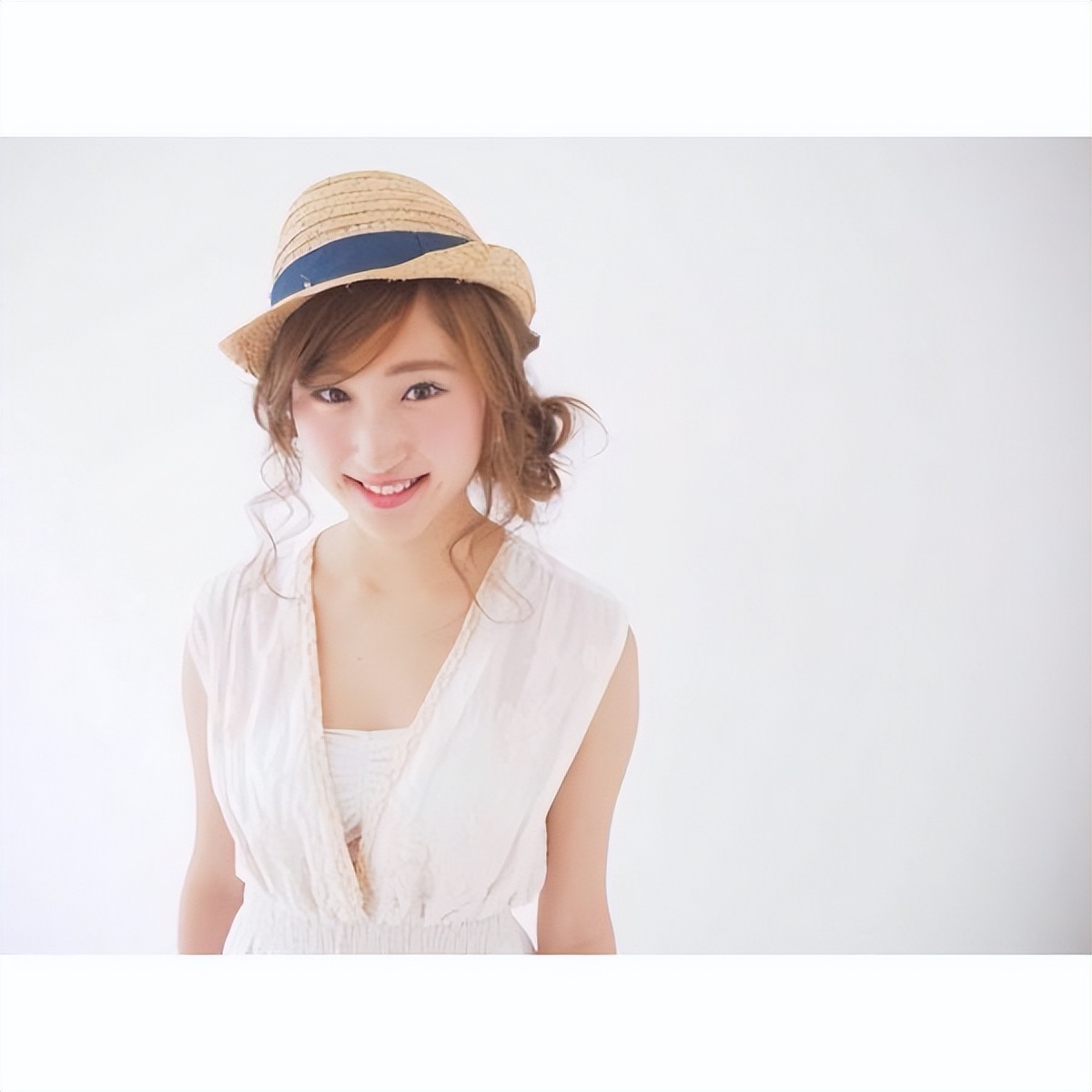 刘海戴遮阳帽子的正确方法,各种帽子的戴法长发