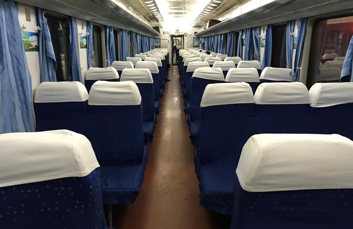 火车环境差、时间长，为何有人却宁坐硬座，也不乘坐舒适的高铁？