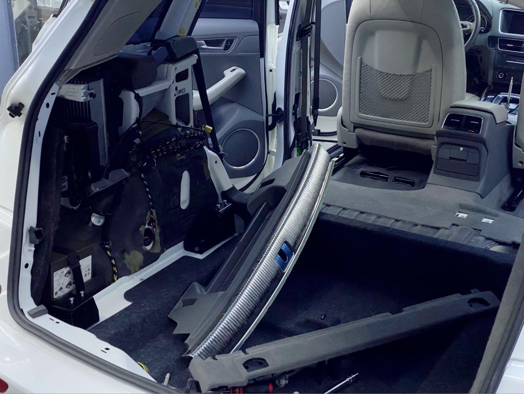 奥迪q5老款整车大改,旧奥迪q5翻新改造