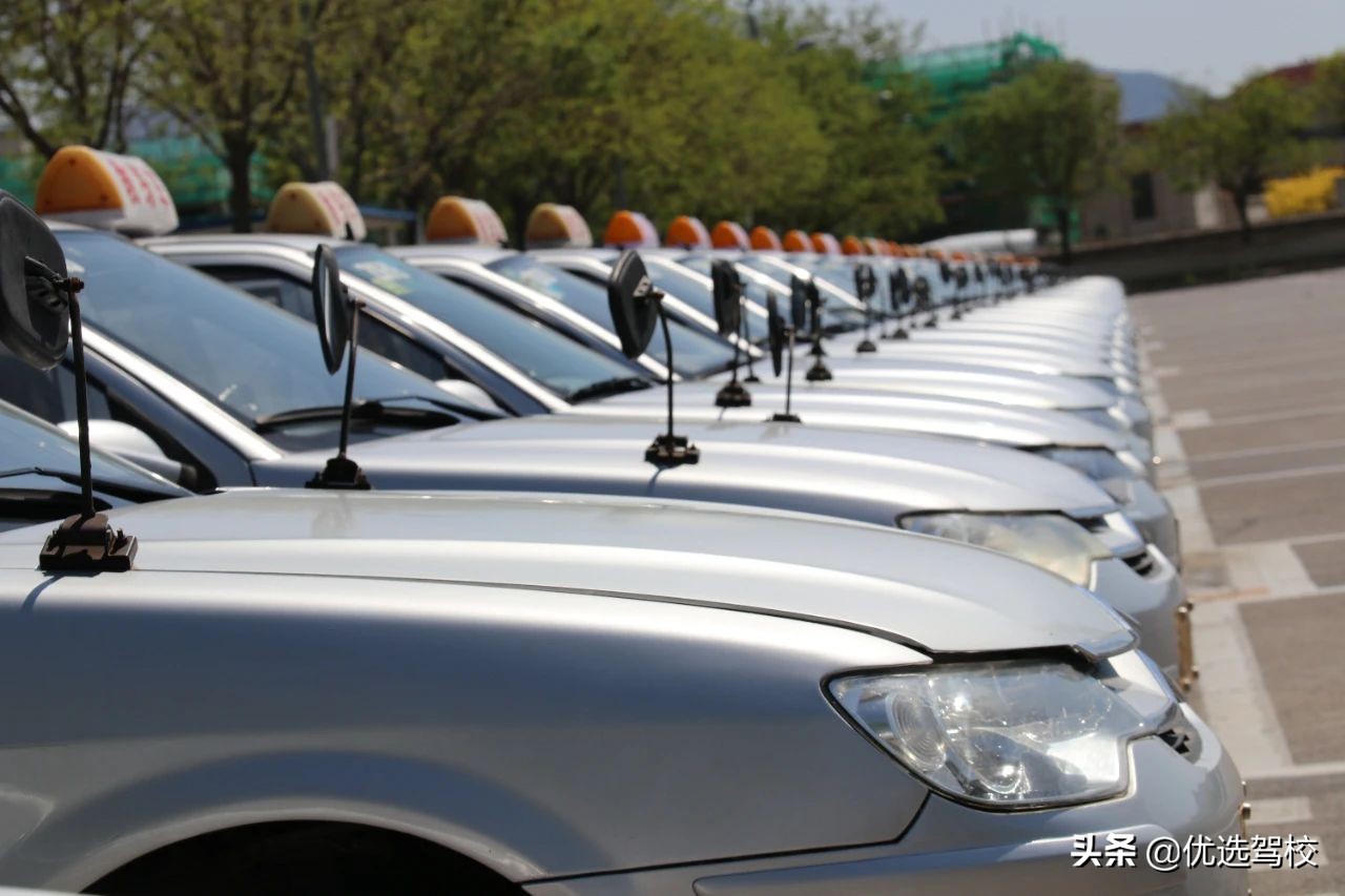 北京海淀区驾校排名及价格,北京海淀驾校报名最新价格表