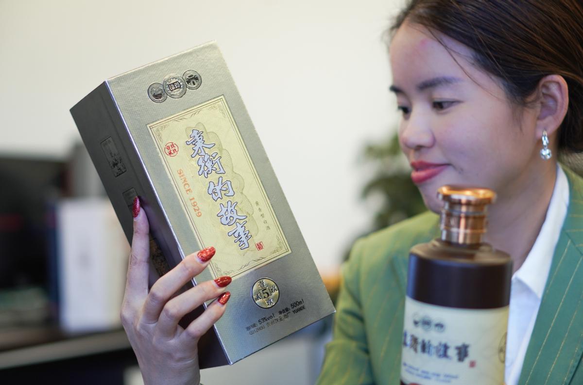 酒席上的没喝的酒可以带走吗,酒吧喝剩下的酒可以打包带回家吗