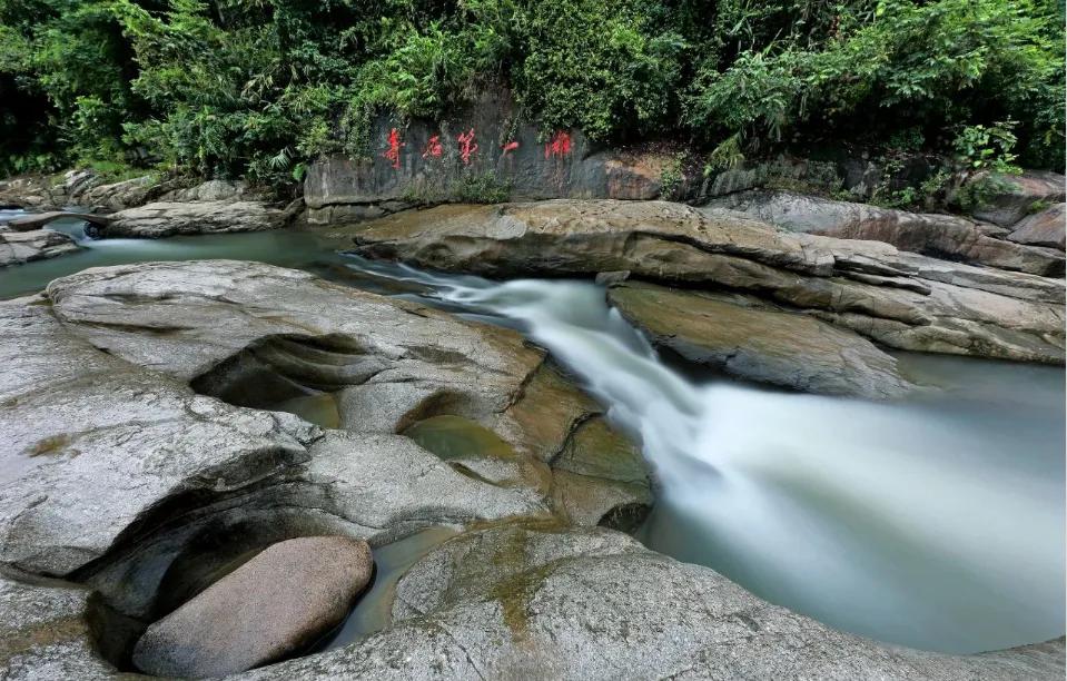 四会奇石河景区的银龙大瀑布,肇庆出发2-3天短途旅游推荐