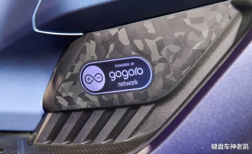 MT风格、水冷电机、链条传动,雅马哈电摩EMF上市,支持PBGN换电