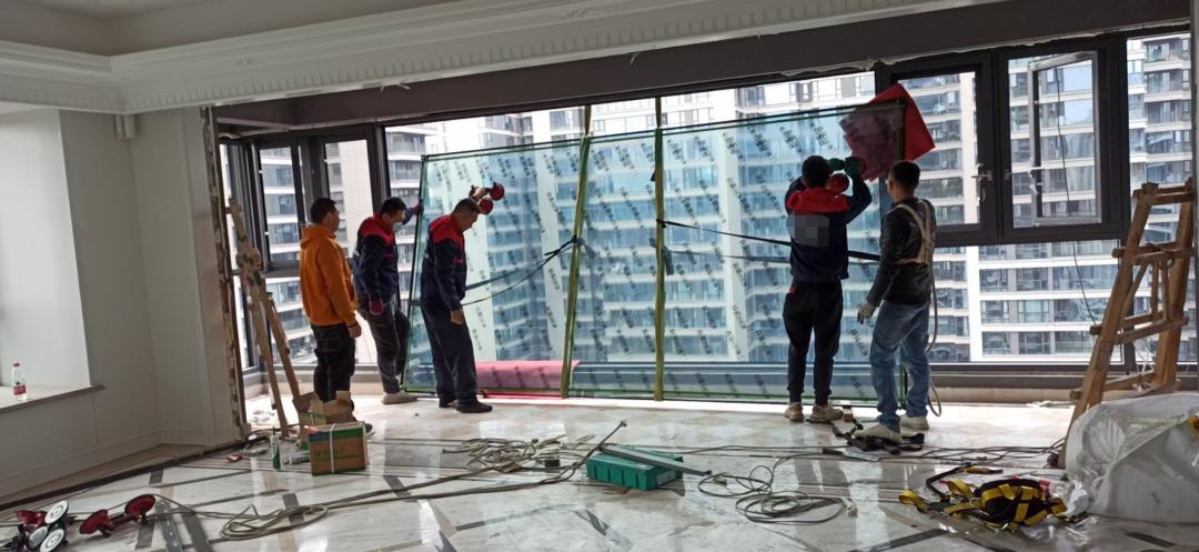 实拍断桥铝加工厂,断桥铝工厂现场实拍