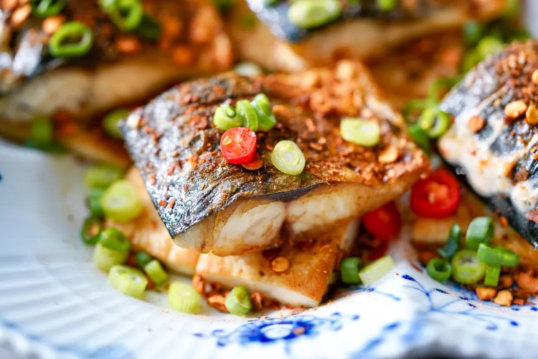 日式碳烤青花鱼做法,干煎小金枪鱼