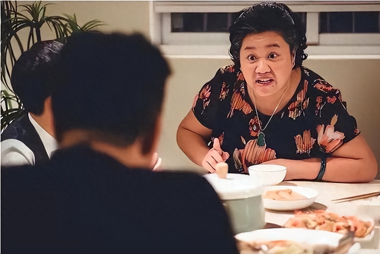 30岁女护士与男医生家中发生关系,因内衣引发血案,丈夫被判死刑