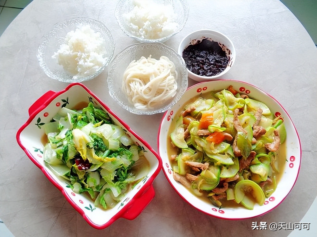 一家三口的晚餐怎么省钱,一家三口清淡晚餐