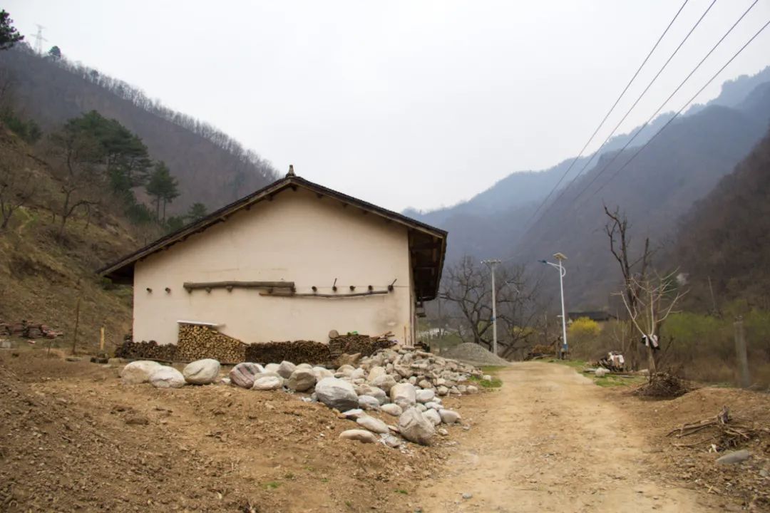 疫情让秦岭山村变得更加寂静，寻访秦岭坪沟，尽量不主动接触村民