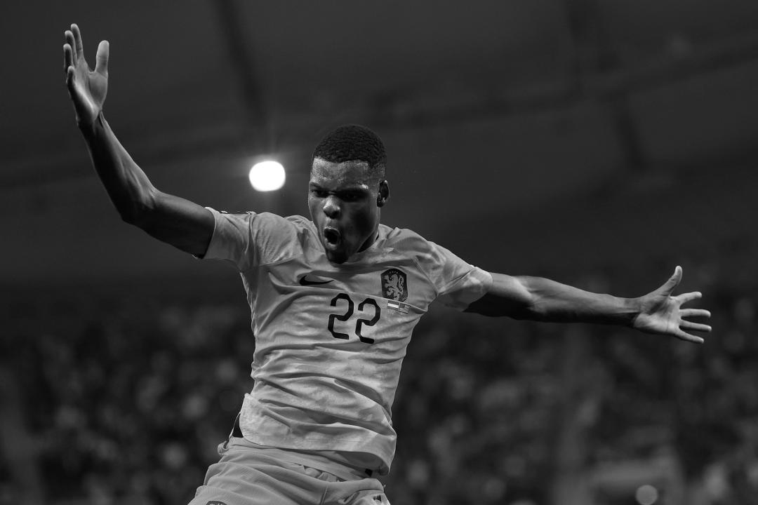 完整阵容面对荷兰3比0轻松取胜,荷兰逆转最关键的一次