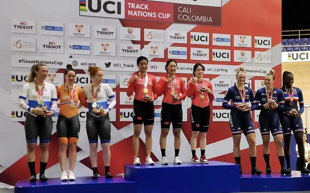 恭喜中国队冠军视频,世界杯中国队四金一银