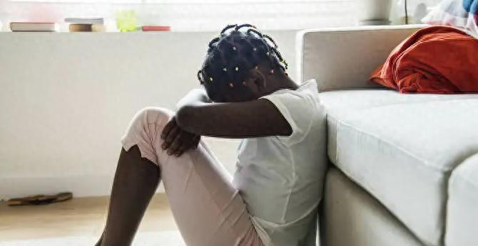 20年来，英国警方非法搜查15岁女孩*处私**，女性该如何保护自己呢？