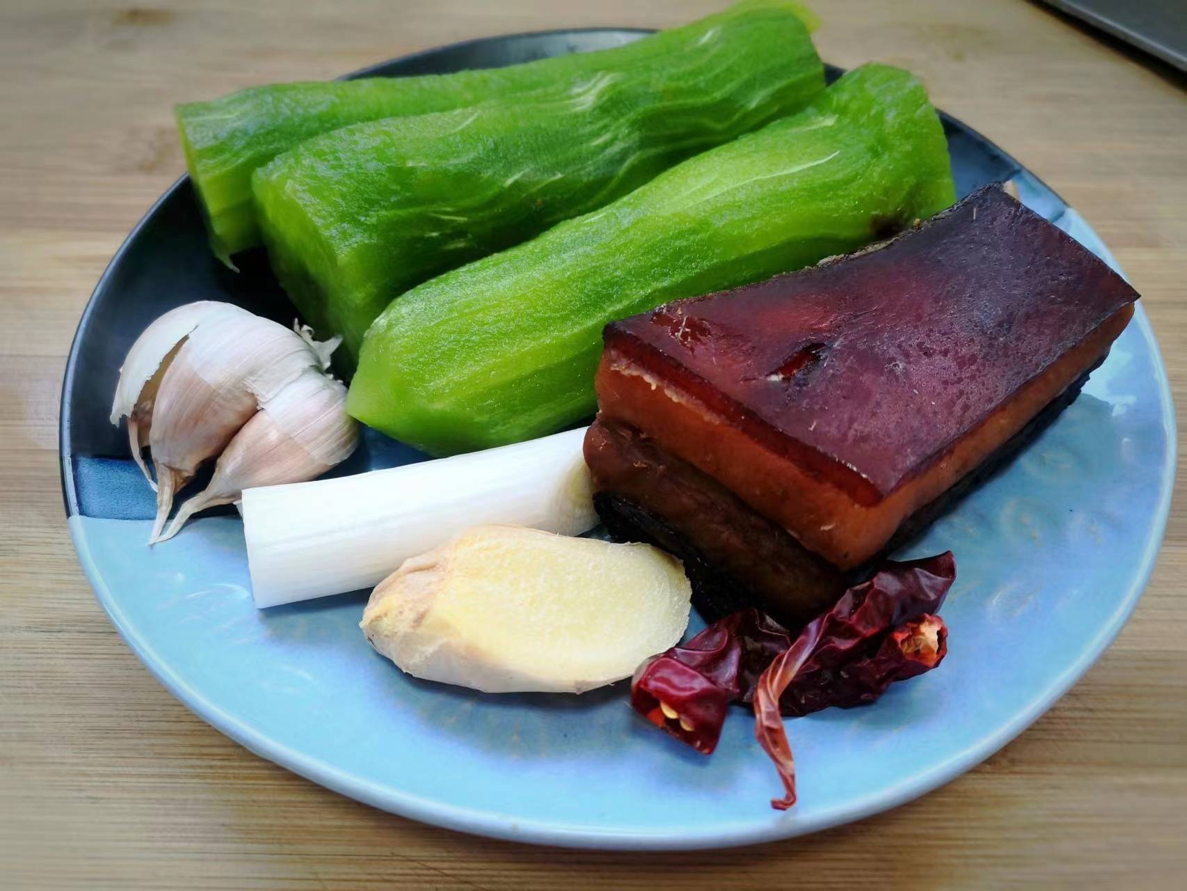 什么菜炒腊肉宝宝爱吃,腊肉炒什么最好吃小孩