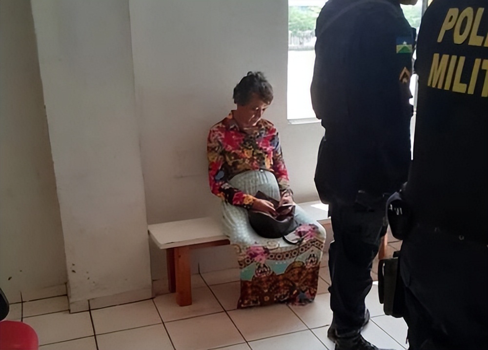 假扮机长医生诈骗,骗子冒充飞行员医生