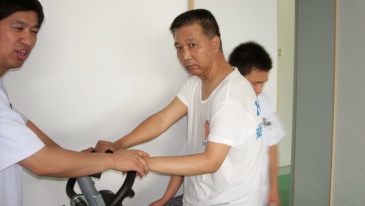 脑梗后遗症脚趾往下勾怎么做康复,脑梗后遗症肌肉萎缩还能康复吗