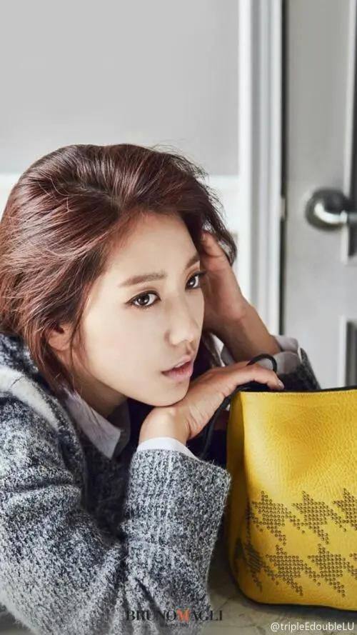 手机壁纸韩国女星朴信惠,韩国女星朴信惠背影照片