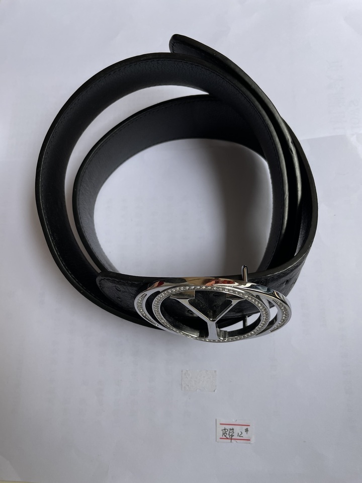 柳州一条男士皮带被法院拍卖都有几十人抢，还经历三百多次加价