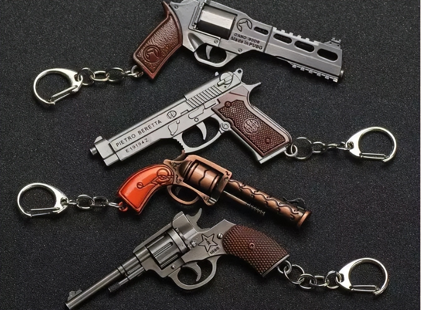 男子买玩具枪被判死刑,男子因枪形钥匙扣被判刑妻子发声