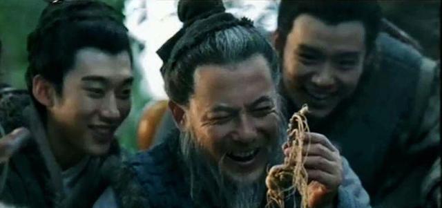 长白山挖参人发现160年老山参,长白山挖参故事