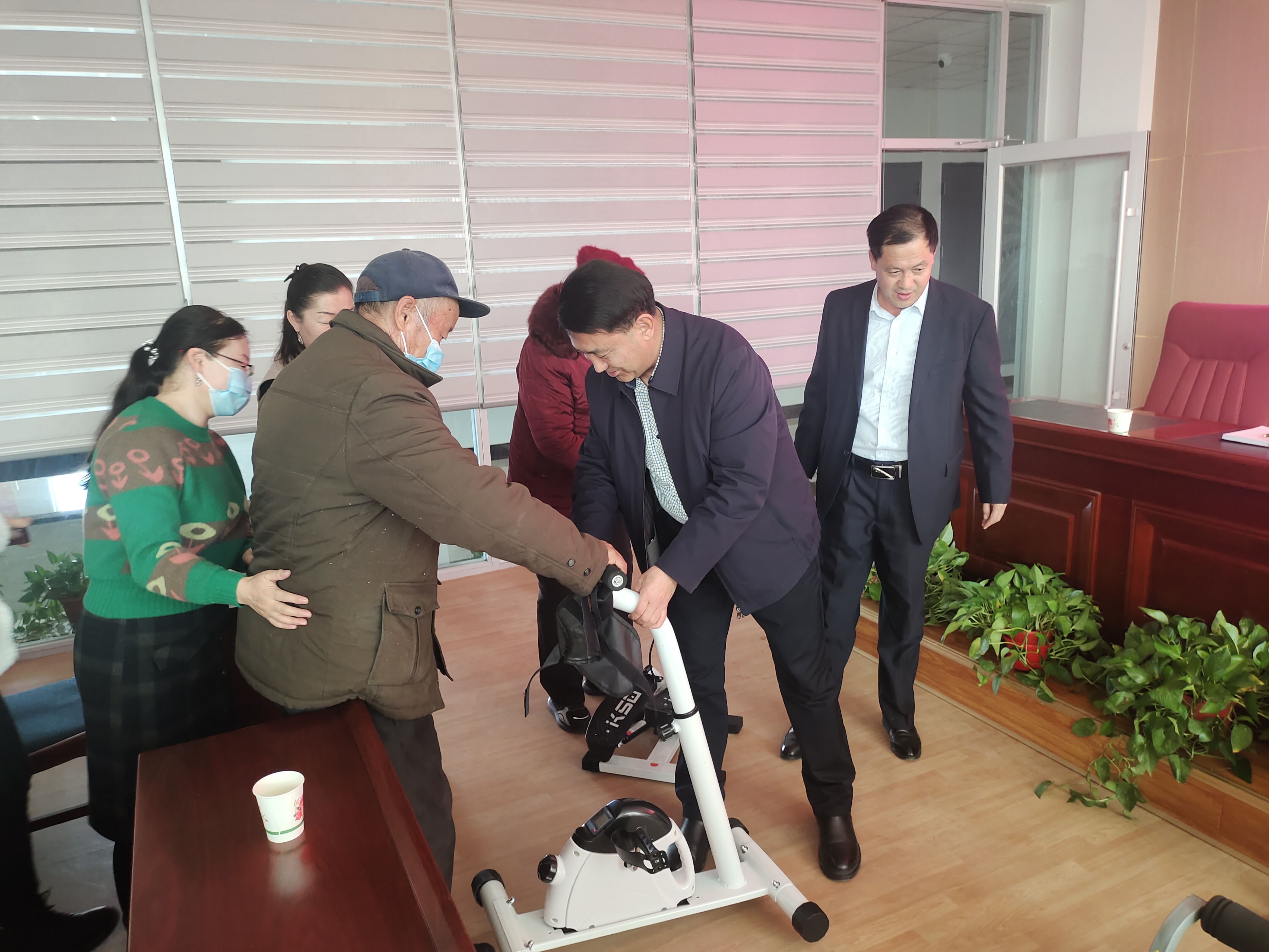 推进残疾人康复服务,残疾人健康运动专用器材