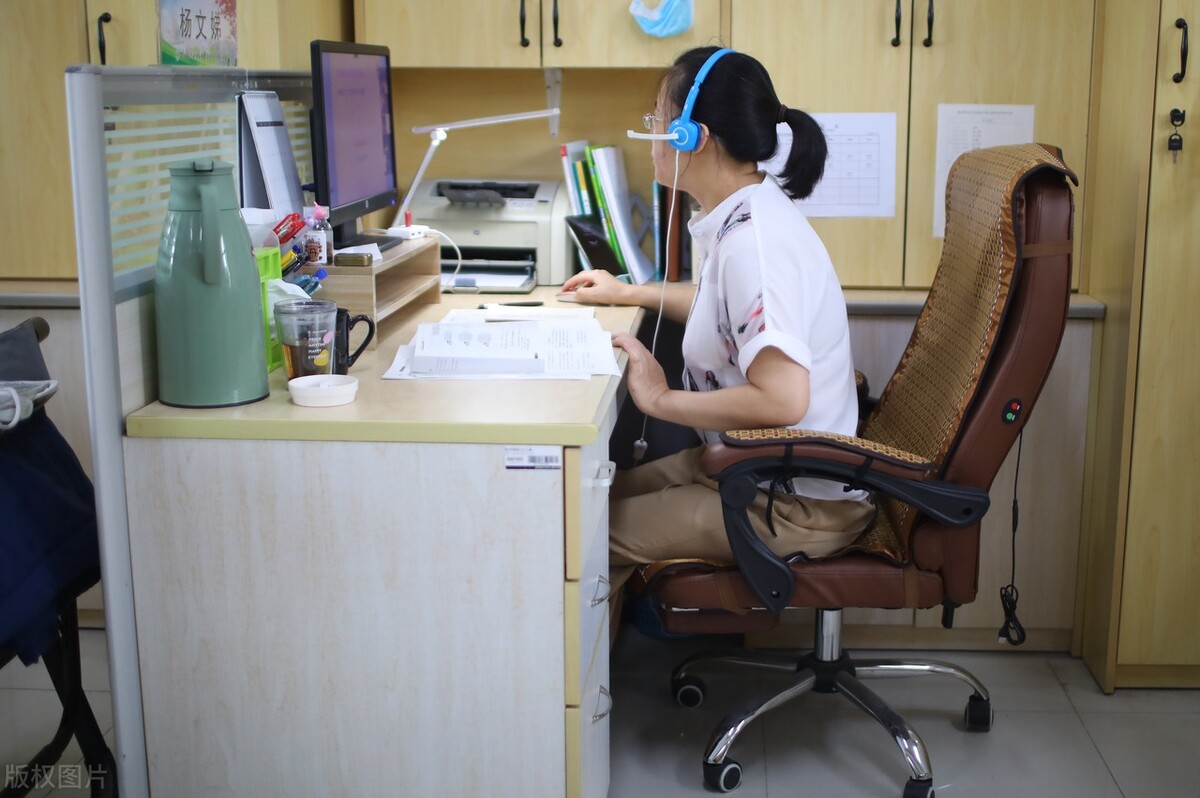 研究生辅导员招聘,当辅导员和考选调生哪个前景更好