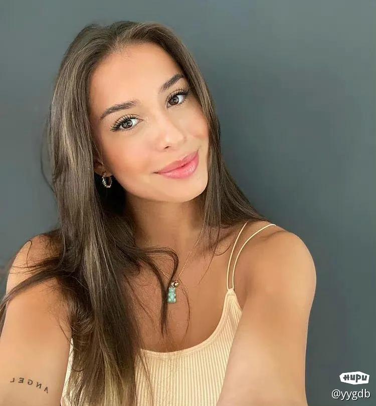 哈兰德女友和哈兰德亲嘴原视频,哈兰德女友的美照