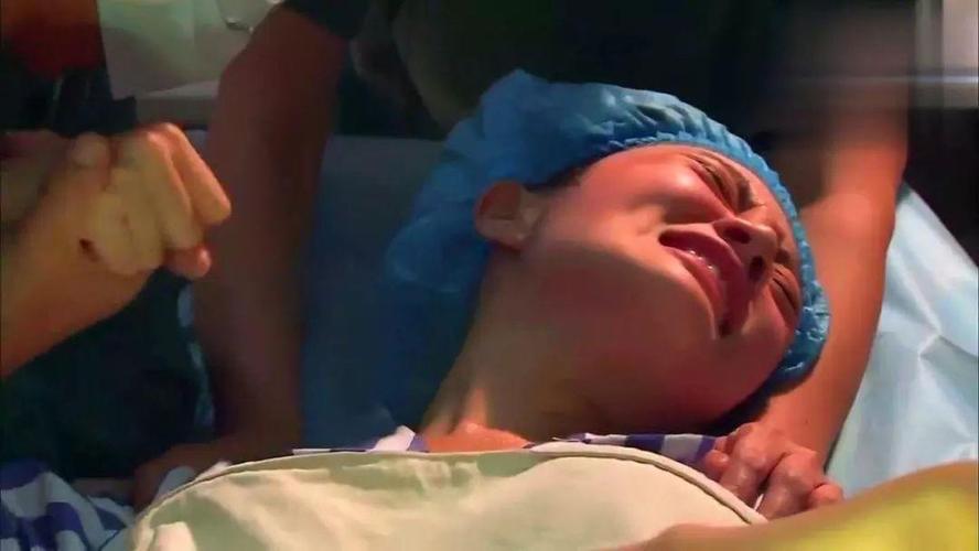 顺产3天，丈夫对我说“你好恶心”，女人啊，别再自己感动自己了