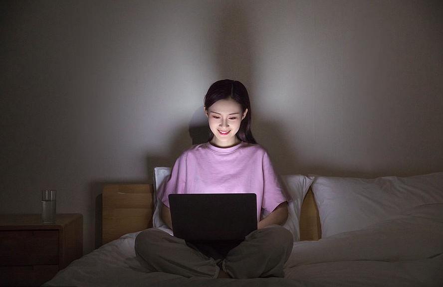 胡须到底有啥用，为何现在中国人很少留胡子，古人却特别喜欢？