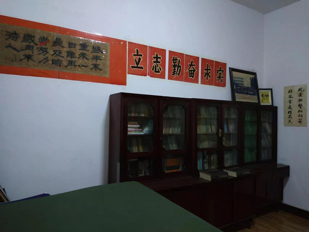 忆亡兄——“春蚕到死丝方尽，蜡烛成灰泪始干”