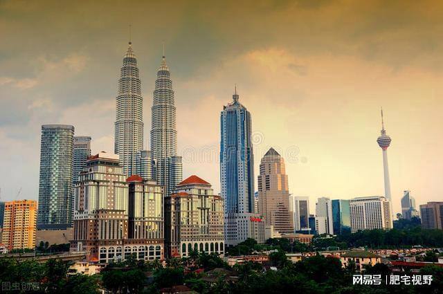 去马来西亚打工一年能赚20万,放弃了月薪8000的工作进厂