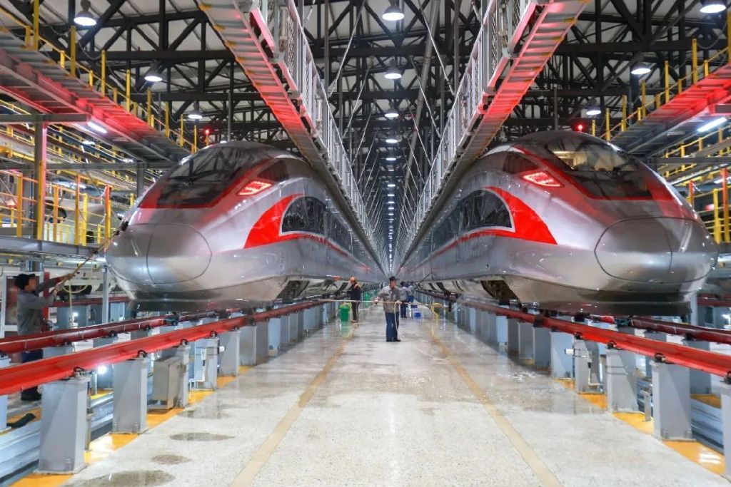 这十年|高铁网交织环扣动车组奔腾竞驰