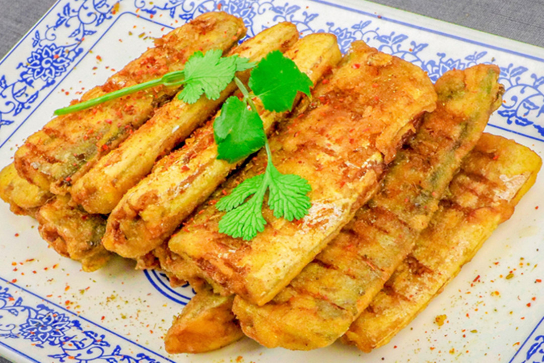 买带鱼时红眼与黄眼有什么区别,带鱼身体中有硬石头是啥