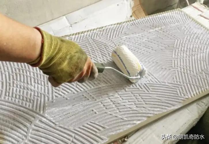 瓷砖背胶越粘手越好吗,瓷砖背胶质量怎么区分