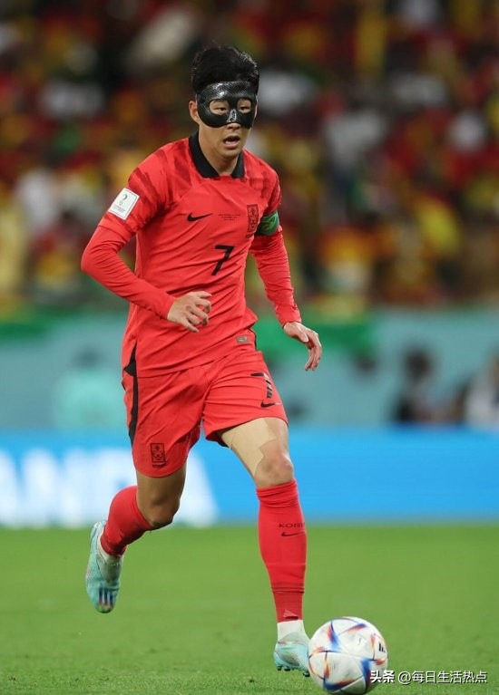 孙兴慜哭拍照,孙兴慜哭加纳