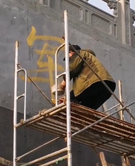 “行走的打印机”任士民：农村大叔靠写字月入过万，被央视点赞