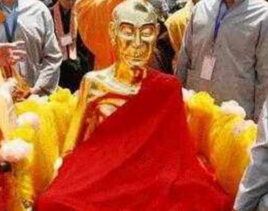 高僧坐缸3年肉身不腐漆上黄金 (高僧坐缸圆寂后多长时间开缸)