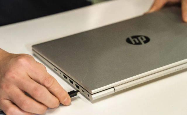 正面硬扛350斤杠铃足球飞射花式滑板，结局看傻了